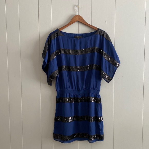 Jessica Simpson Dresses & Skirts - Jessica Simpson cocktail dress with sequins size S